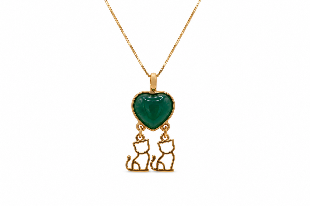 Heart Necklace with 2 Kittens - White Howlite Stone - 18k Gold Plated