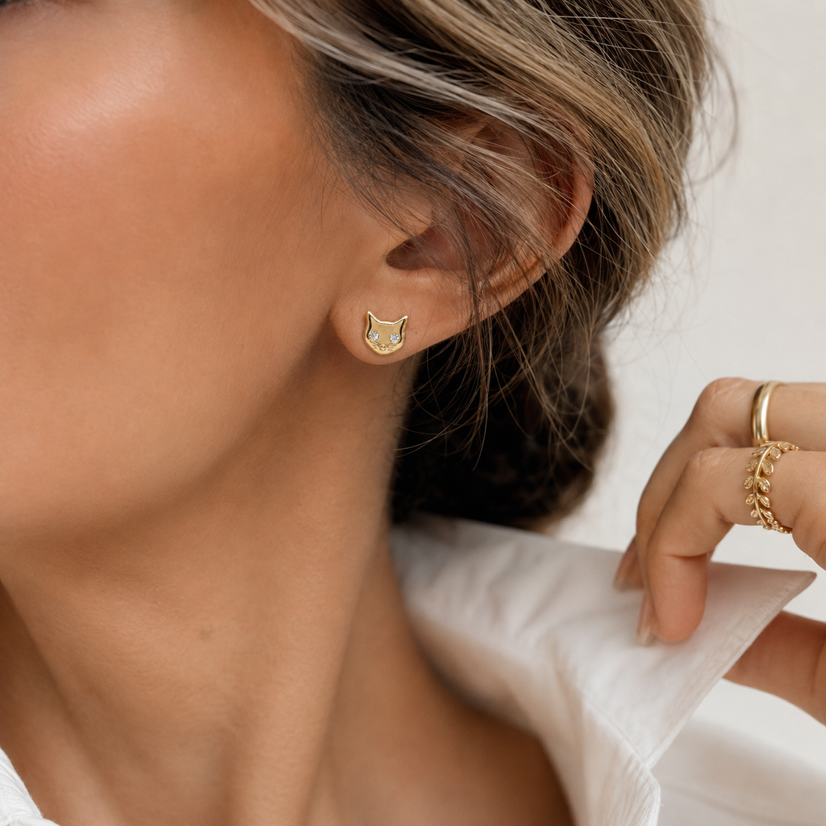Cat Face Stud Earrings with Cubic Zirconia Eyes | 18k Gold Plated