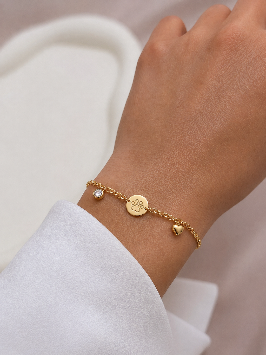 Paw Print Medallion Bracelet - 18k Gold Plated | A Little Gem for Dog Moms